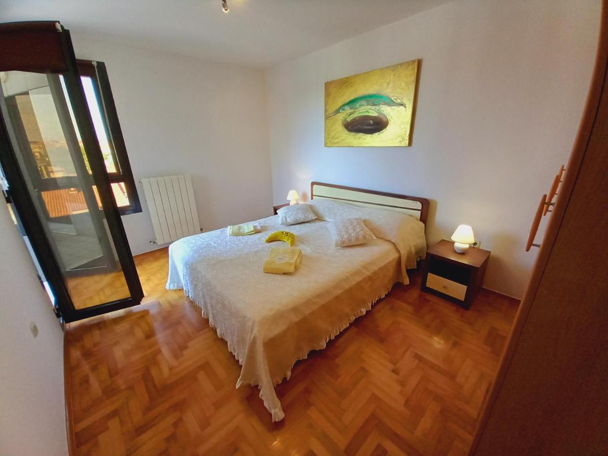 Iva Apartman Пула Экстерьер фото