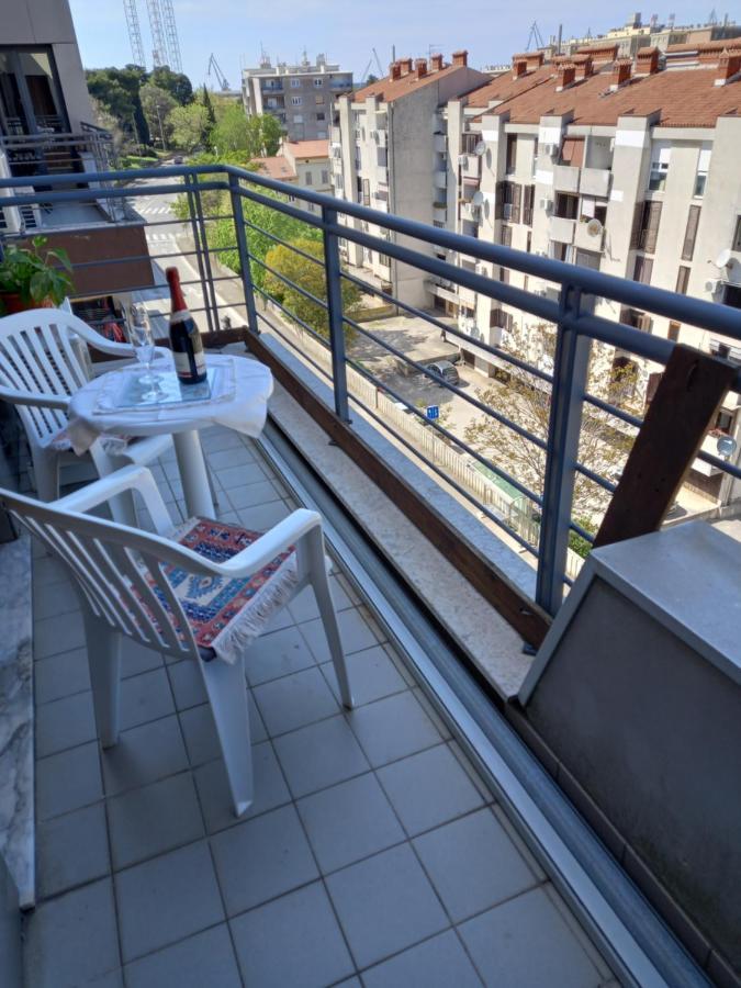 Iva Apartman Пула Экстерьер фото